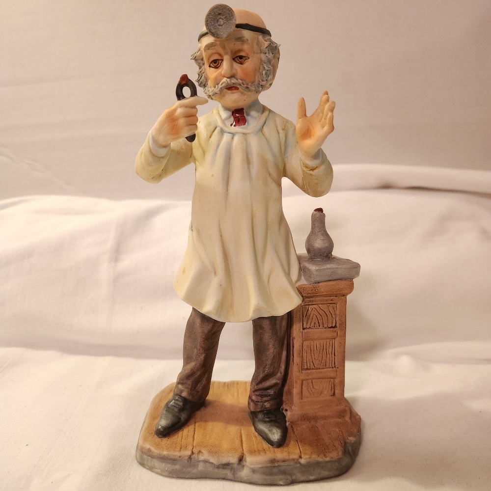 Vintage 1973 Seymour Mann Museo Ceramic Figurine Dentist